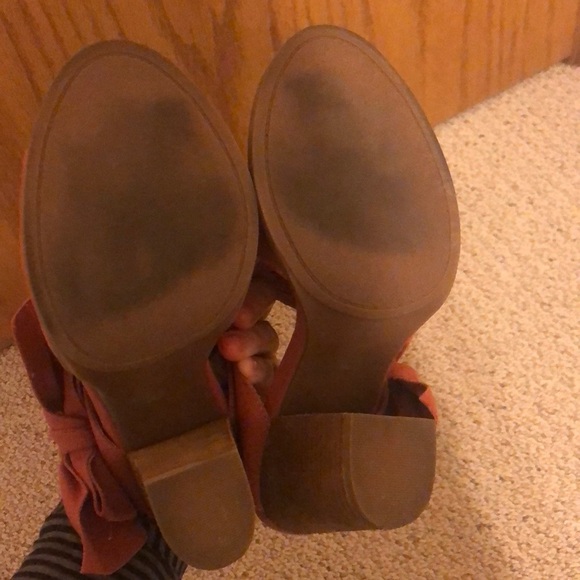 Heels from buckle. - Picture 7 of 7